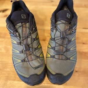 Salomon Men’s Goretex hiking shoes size 12